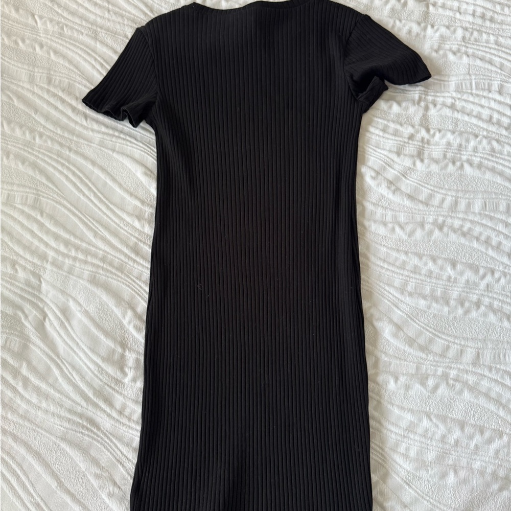 Black Ribbed Short-Sleeve Bodycon Dress
